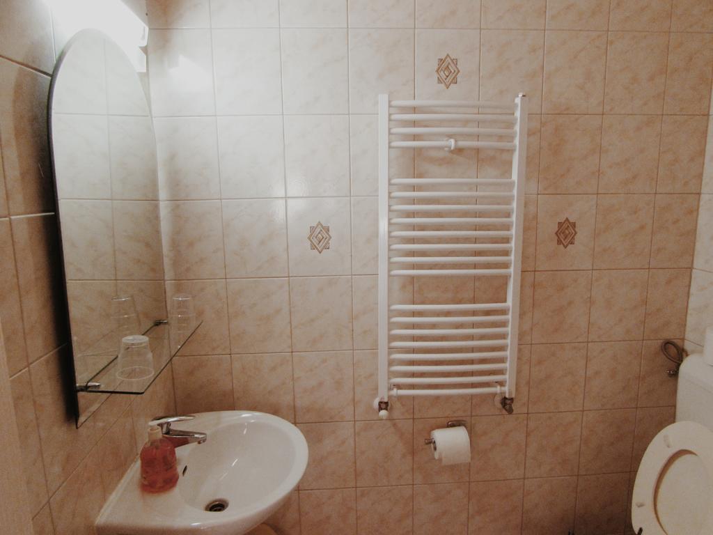 Panama Motel Székesfehérvár Buitenkant foto